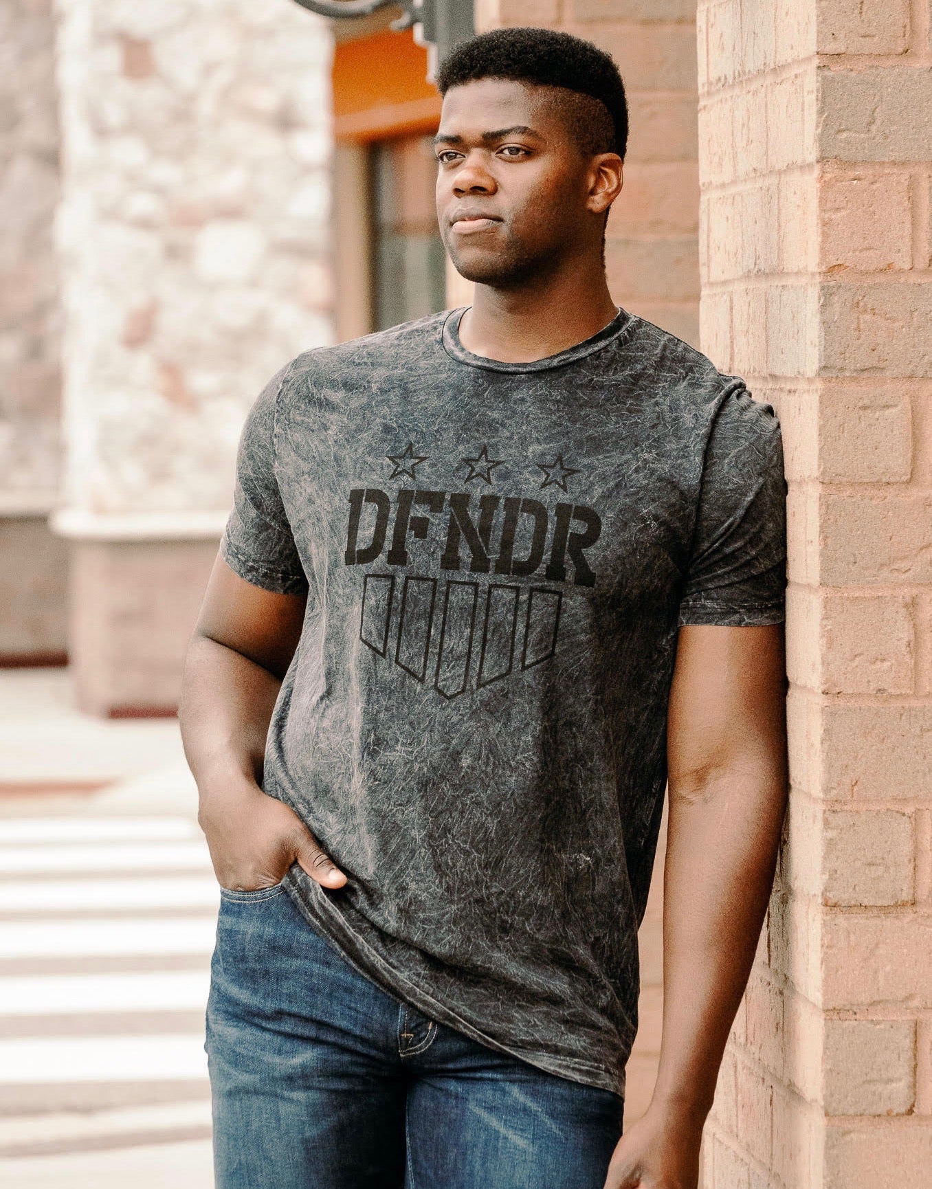 DFNDR SHIELD SIGNATURE MENS TEE